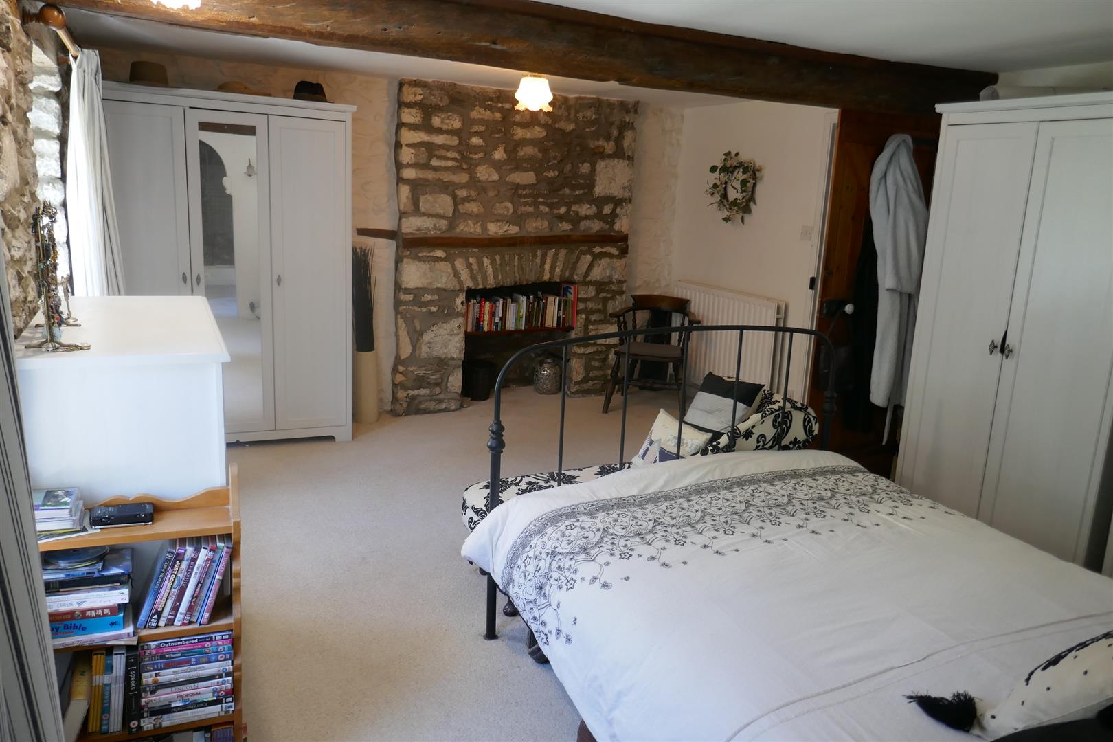 ANOTHER ROOM ASPECT
